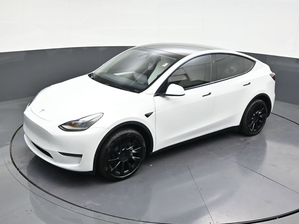 Used 2024 Tesla Model Y Long Range image 16