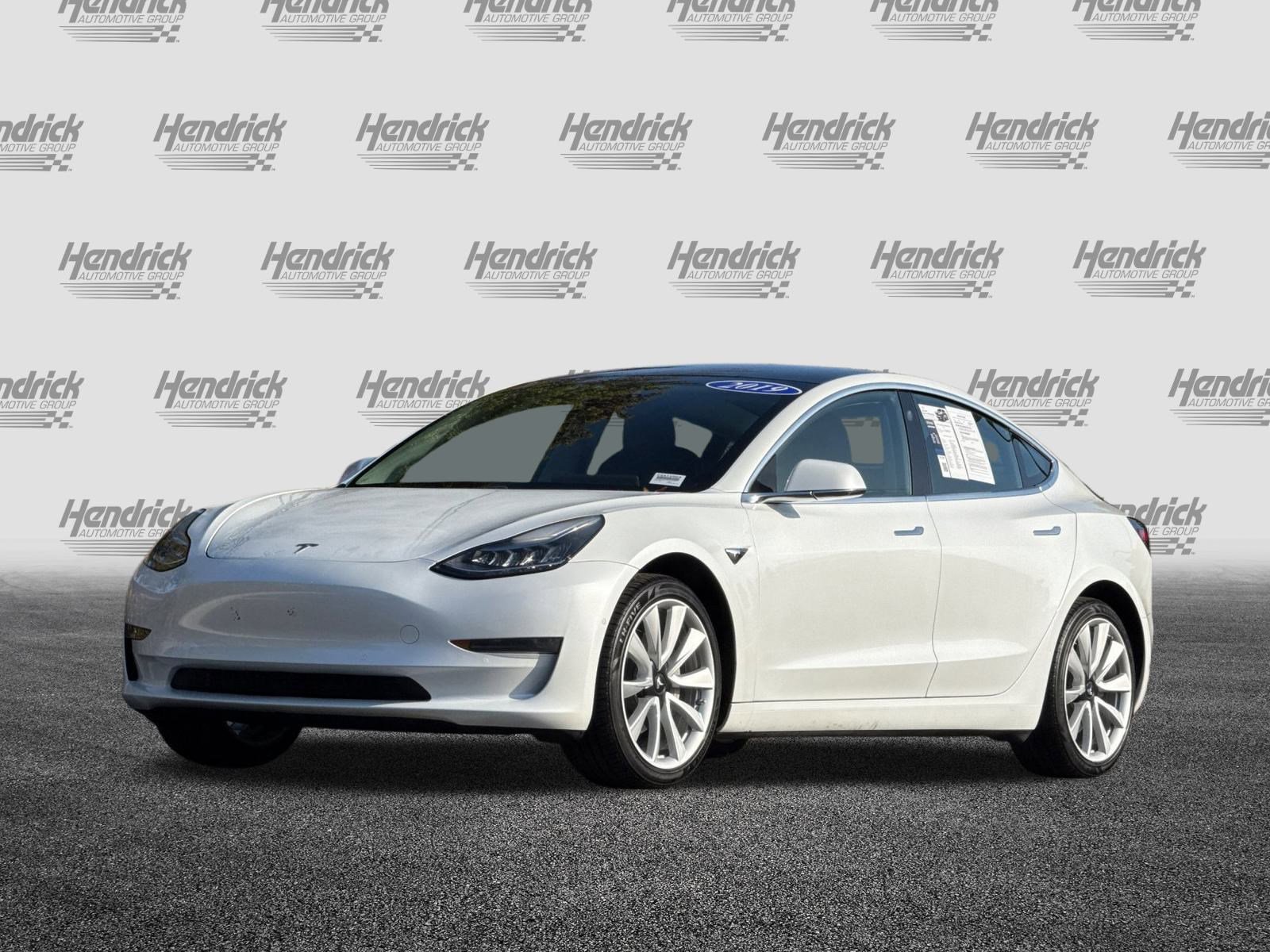 Used 2019 Tesla Model 3 Standard Range image 9