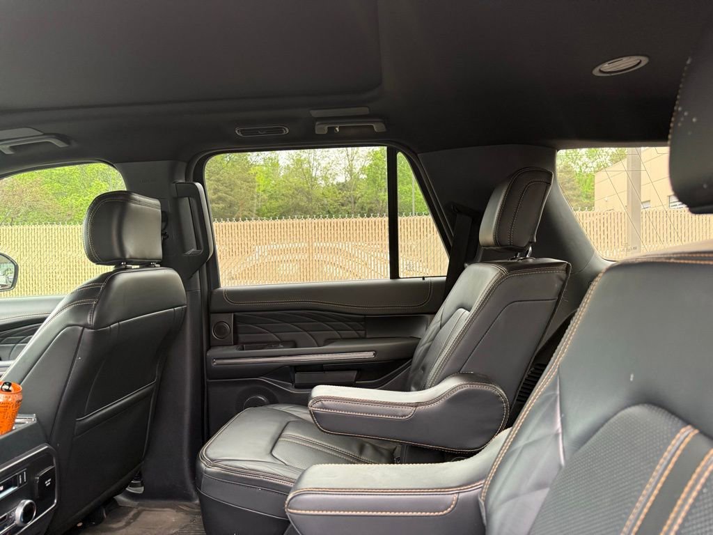 Used 2022 Ford Expedition Platinum AWD/4WD image 4
