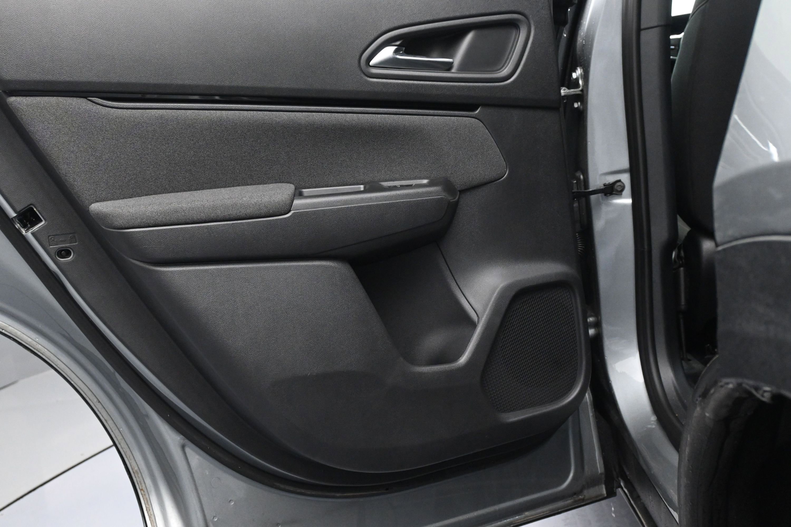 Used 2025 Honda Prologue EX image 12