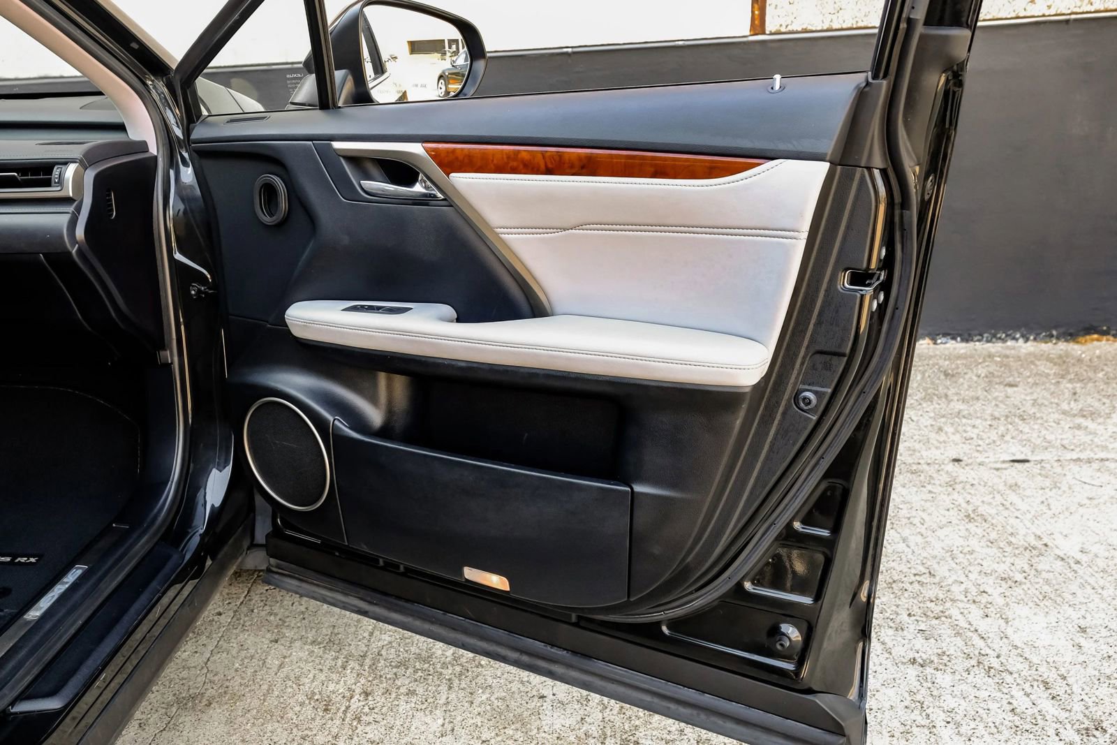 Used 2019 Lexus RX 350L FWD image 47