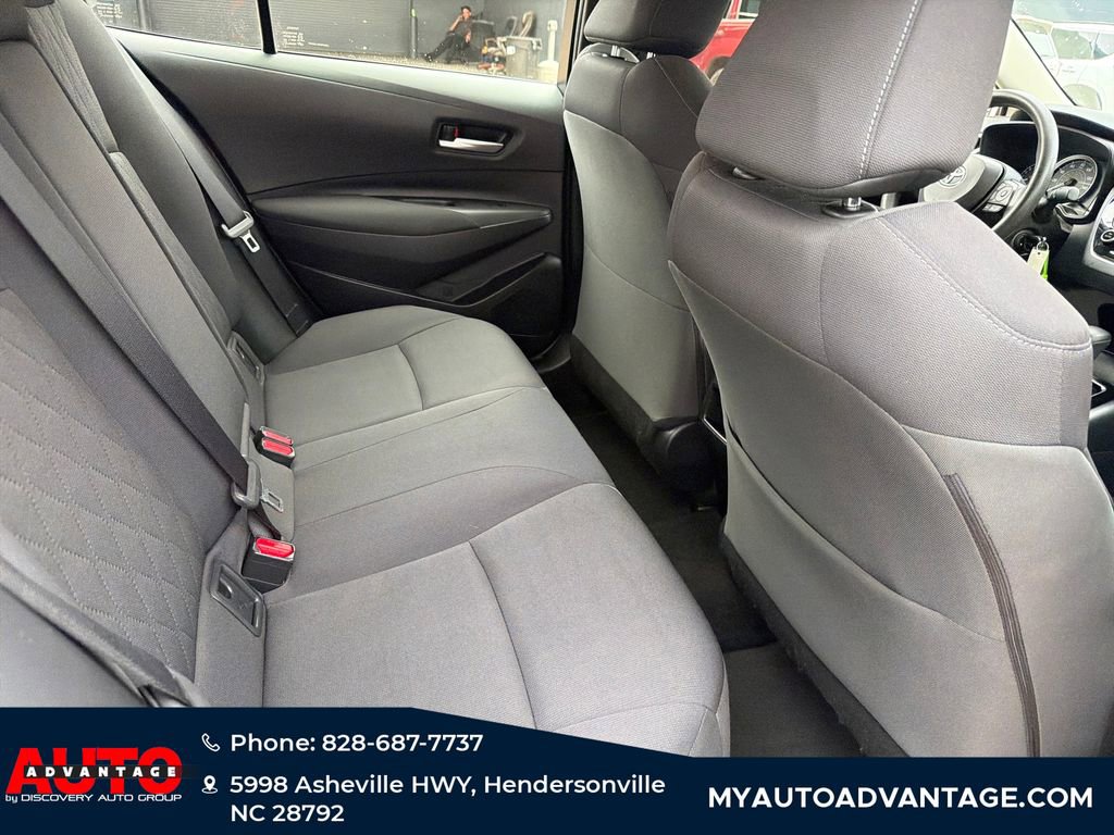 Used 2020 Toyota Corolla LE FWD image 29