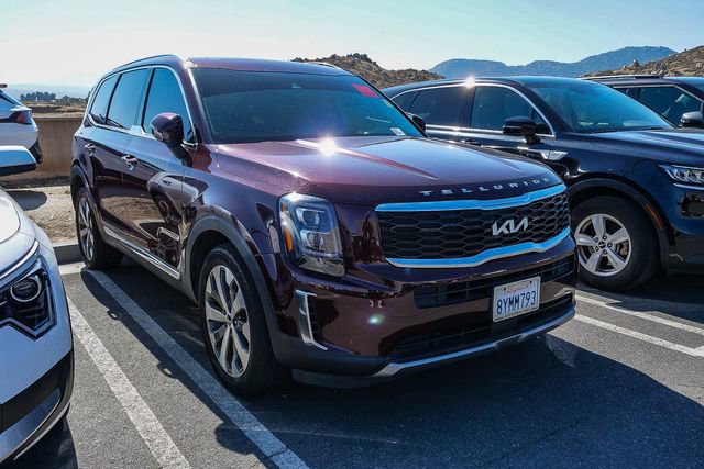 Certified 2022 Kia Telluride EX w/ EX Premium Package AWD/4WD image 2