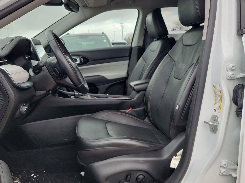 Used 2022 Jeep Compass Limited image 8