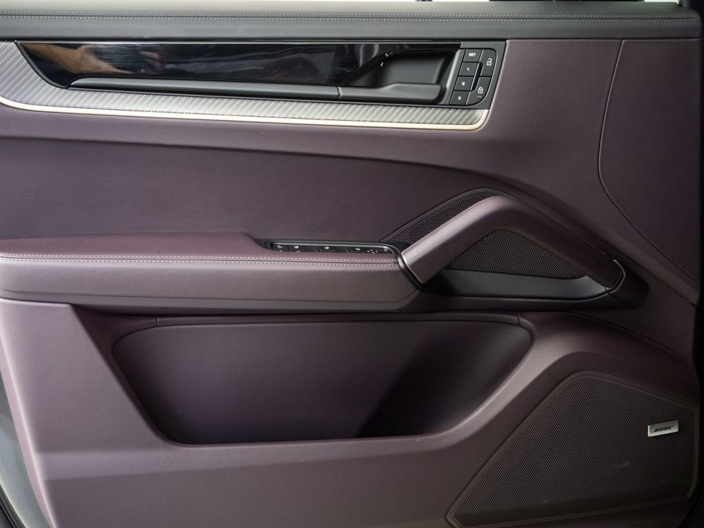 Used 2024 Porsche Cayenne S image 6