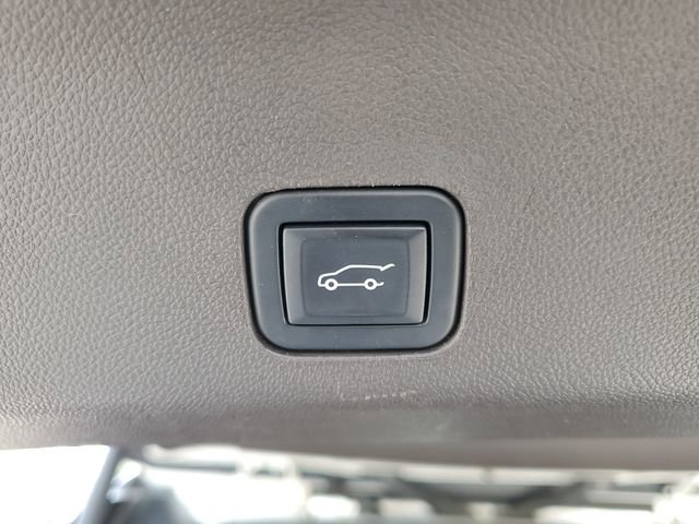 Used 2022 GMC Yukon XL Denali image 34