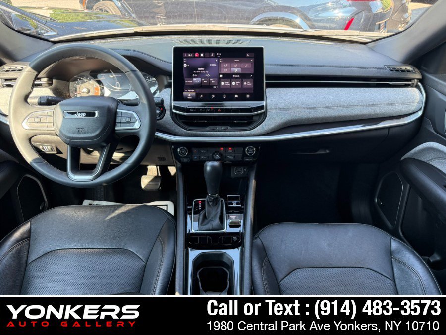 Used 2023 Jeep Compass Latitude w/ Sun and Sound Group AWD/4WD image 32