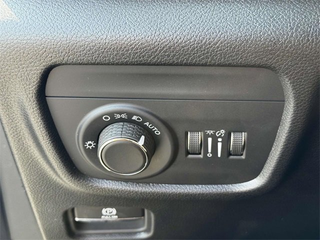 New 2025 Jeep Grand Cherokee L Altitude image 9