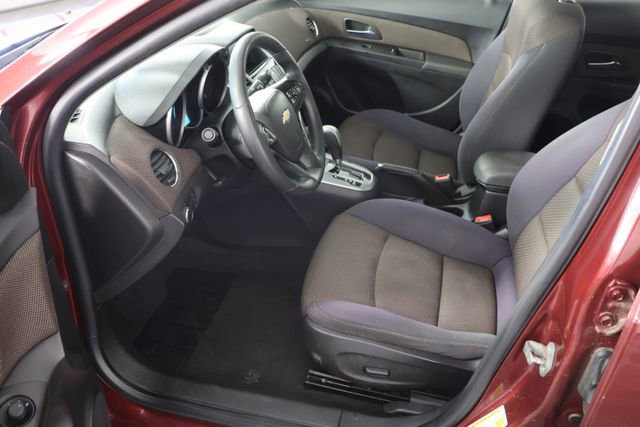 Used 2015 Chevrolet Cruze LT image 16