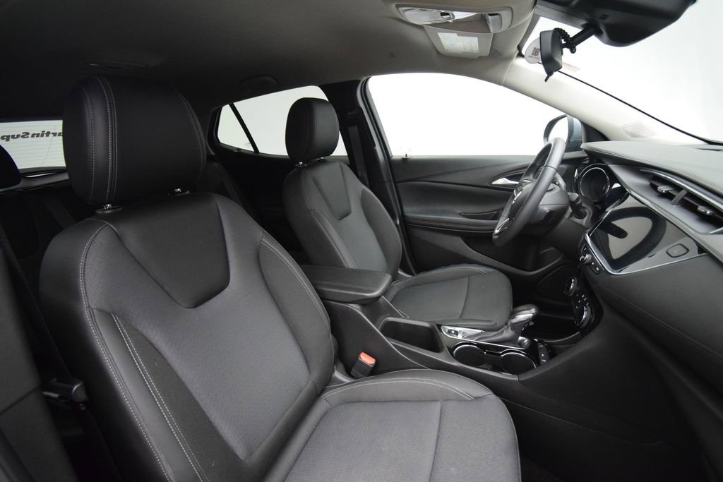 Used 2022 Buick Encore GX Preferred w/ Sport Touring Package FWD image 16