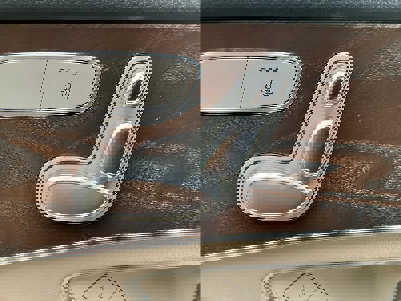 Used 2019 Mercedes-Benz GLC 350e 4MATIC image 17