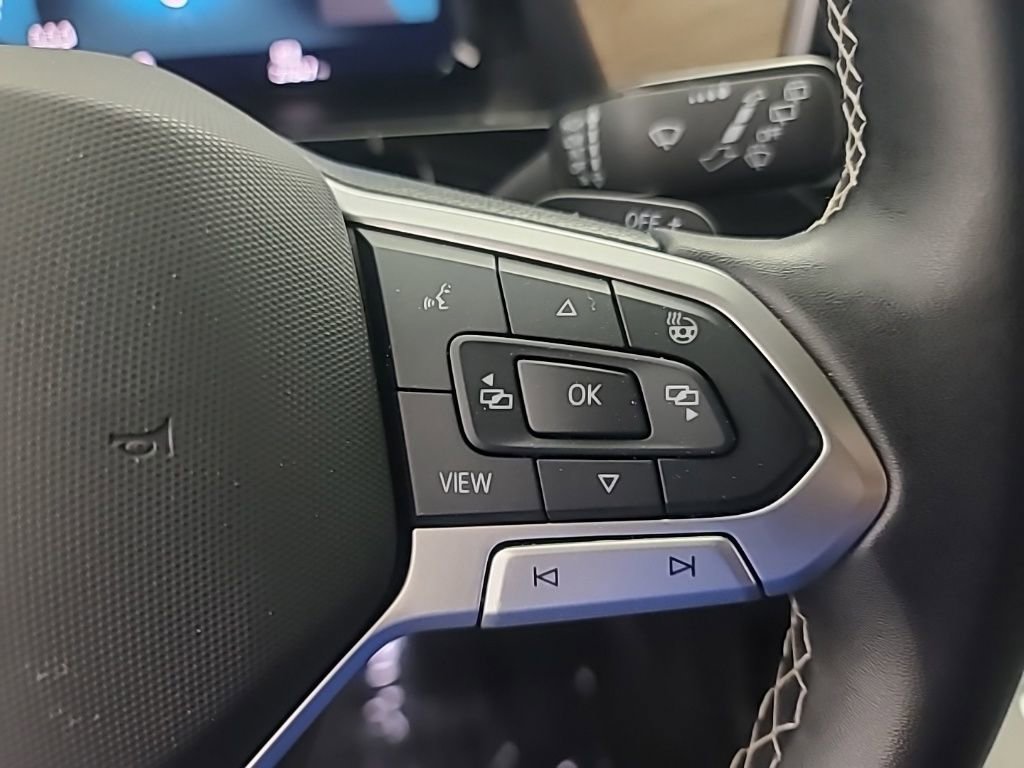 Used 2025 Volkswagen Atlas SE image 32