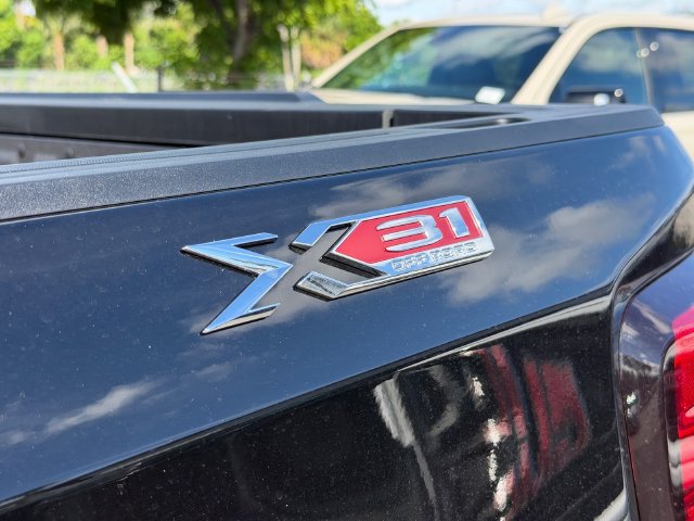 New 2026 GMC Sierra 1500 SLT AWD/4WD image 12