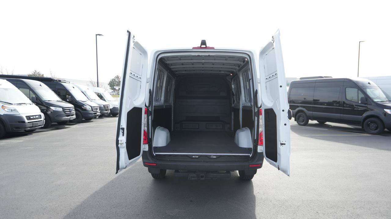 Used 2025 Mercedes-Benz Sprinter 2500 image 7
