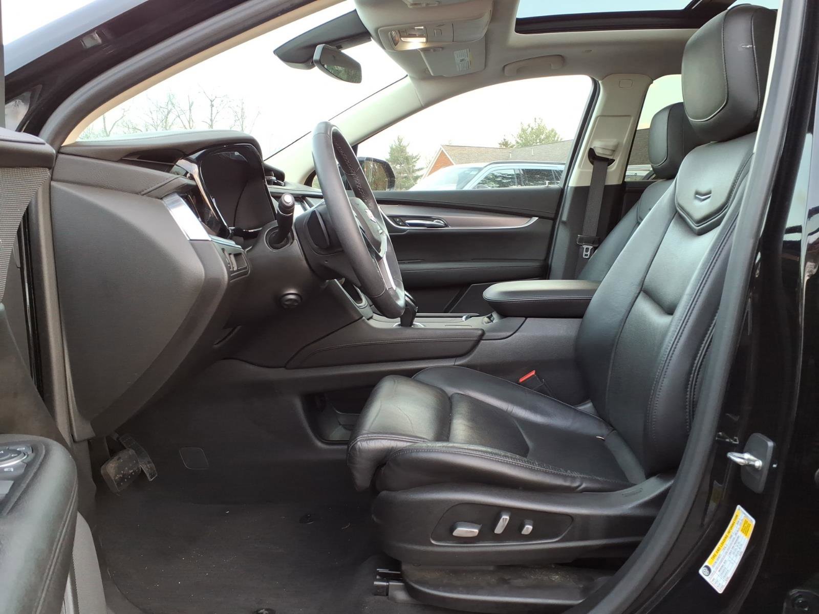 Used 2017 Cadillac XT5 Luxury w/ Driver Awareness Package image 13