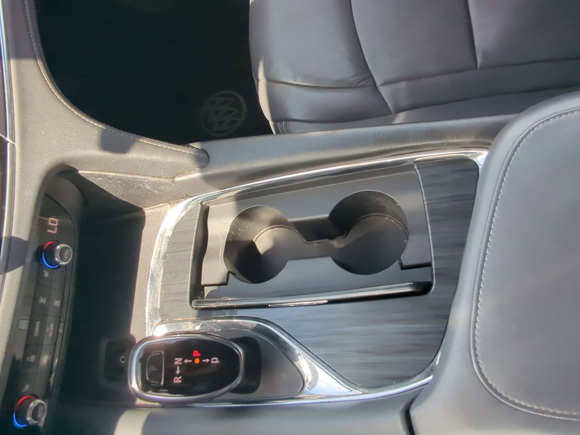 Used 2019 Buick Enclave Essence FWD image 17