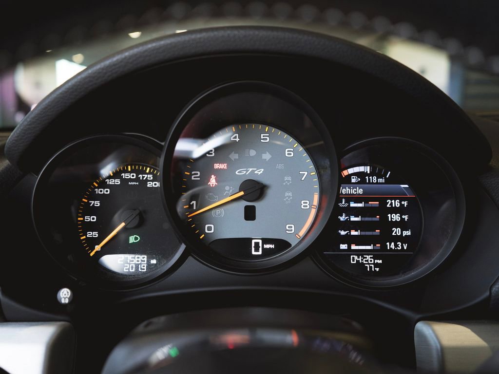 Used 2016 Porsche Cayman GT4 image 17