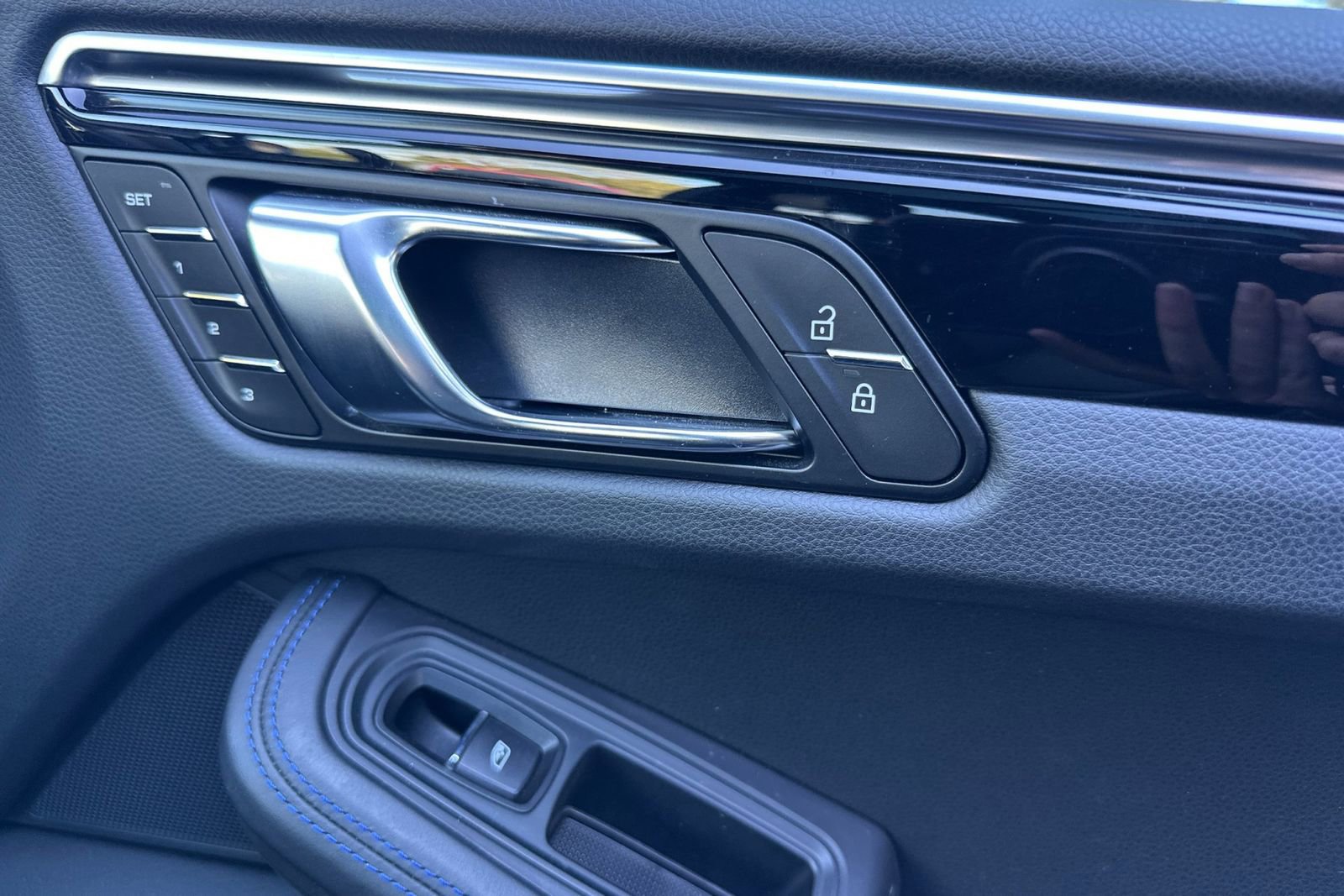 Used 2024 Porsche Macan image 20