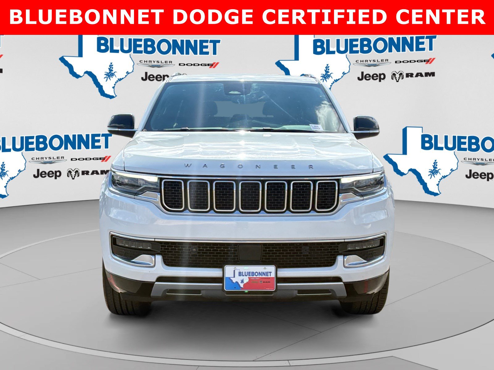 Used 2024 Jeep Wagoneer Series II w/ Flexible Seating Group RWD image 2