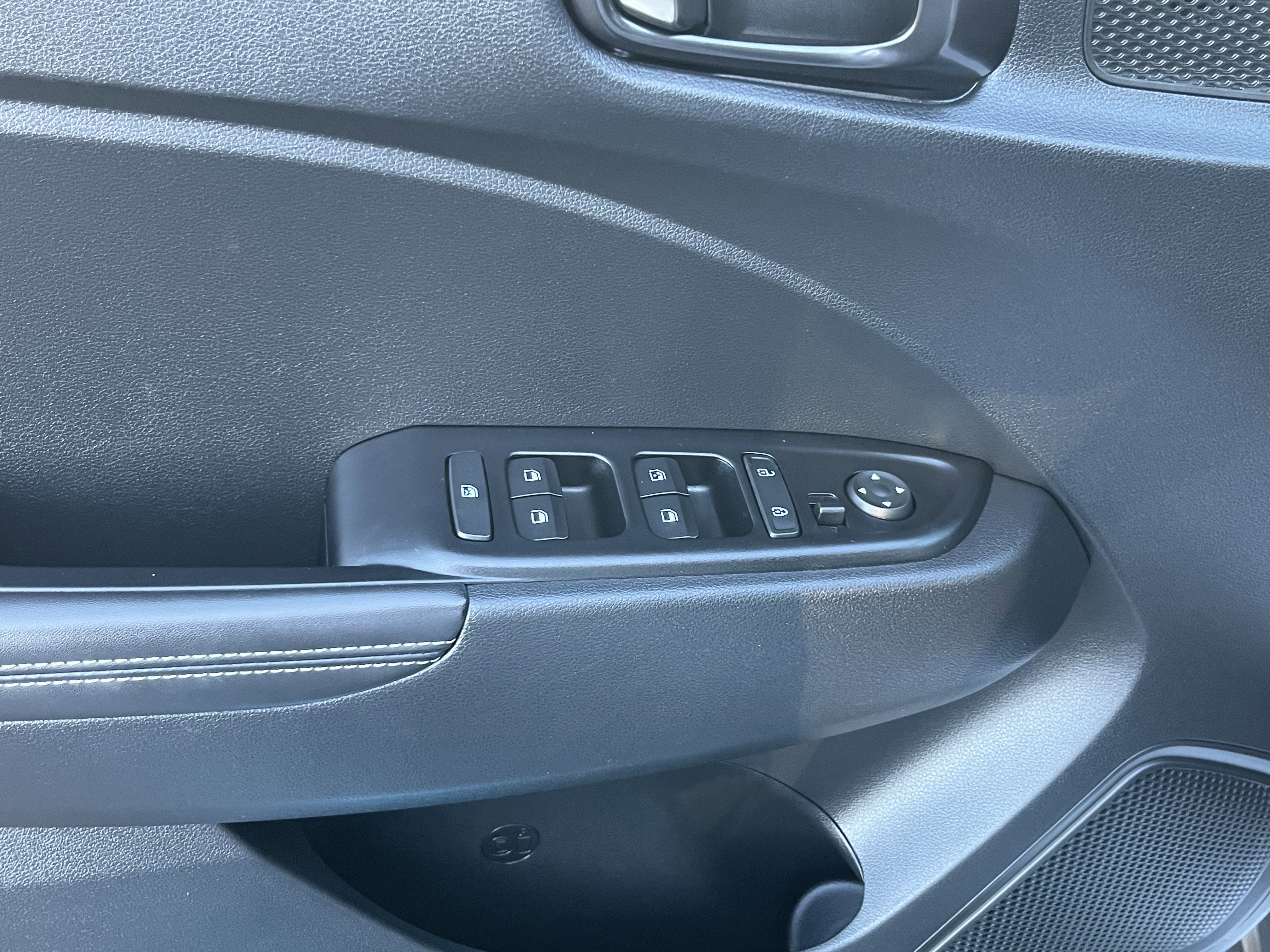 Certified 2023 Hyundai Venue Limited image 17