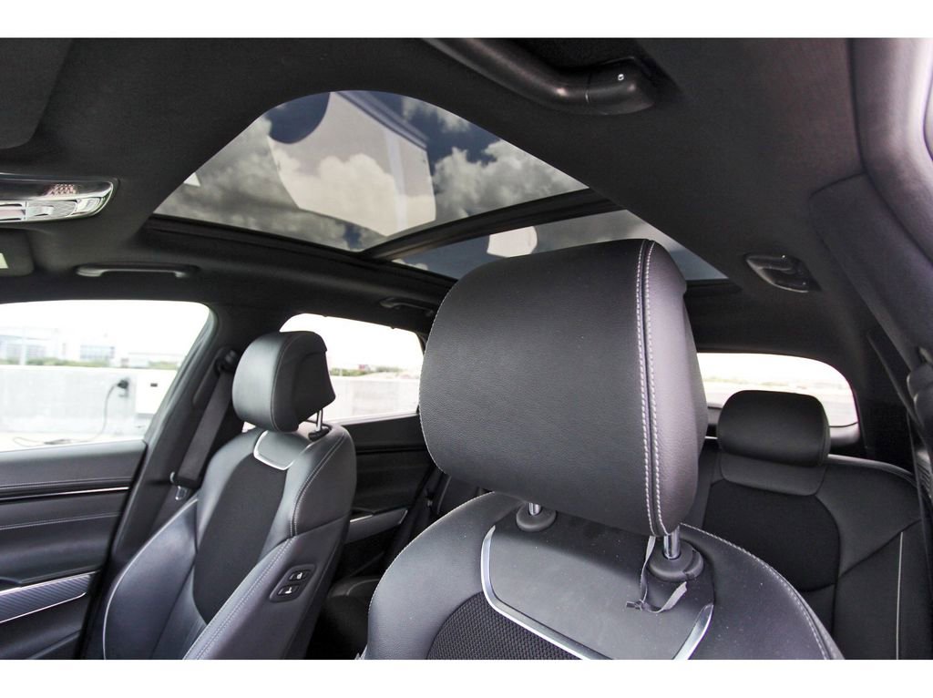 Used 2022 Genesis GV70 2.5T w/ Sport Prestige Package image 28