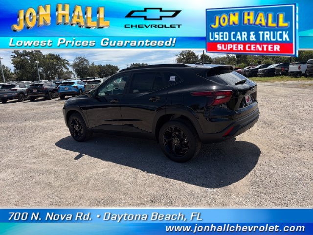 Used 2026 Chevrolet Trax LT w/ Midnight Edition FWD image 5