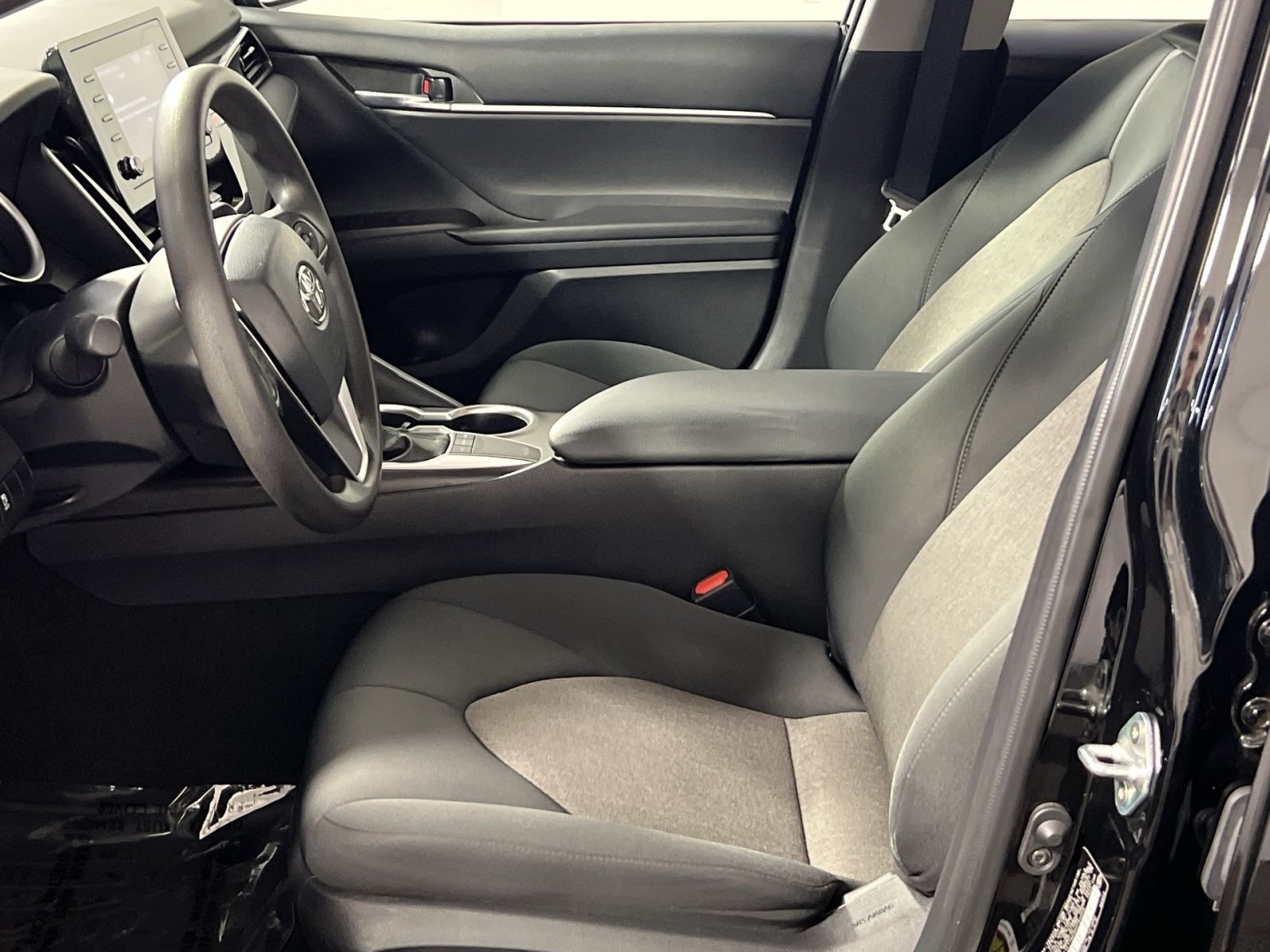 Used 2023 Toyota Camry LE FWD image 13