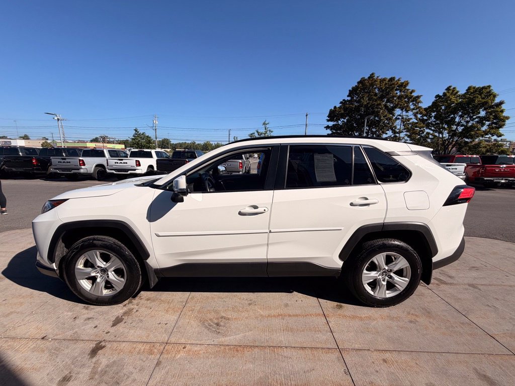 Used 2019 Toyota RAV4 XLE w/ Convenience Package AWD/4WD image 10