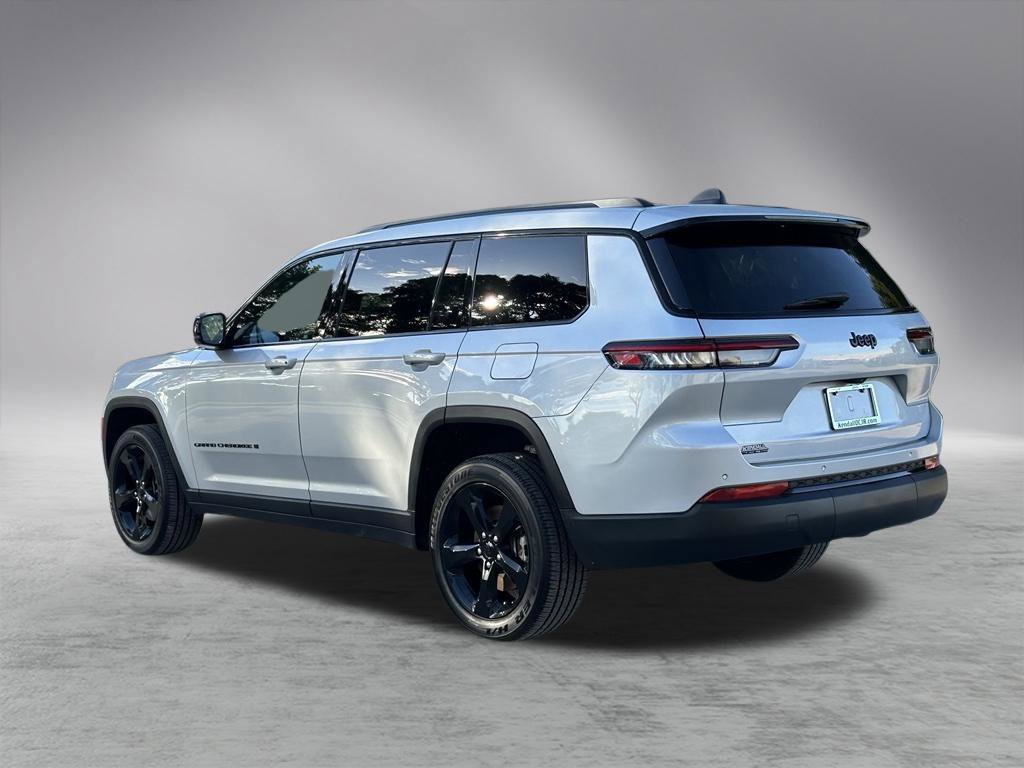 Used 2025 Jeep Grand Cherokee L Altitude RWD image 7