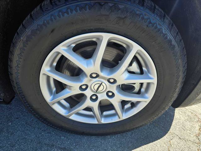 Used 2024 Chrysler Pacifica Touring-L FWD image 9