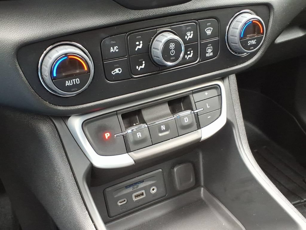 Used 2023 GMC Terrain SLT AWD/4WD image 17