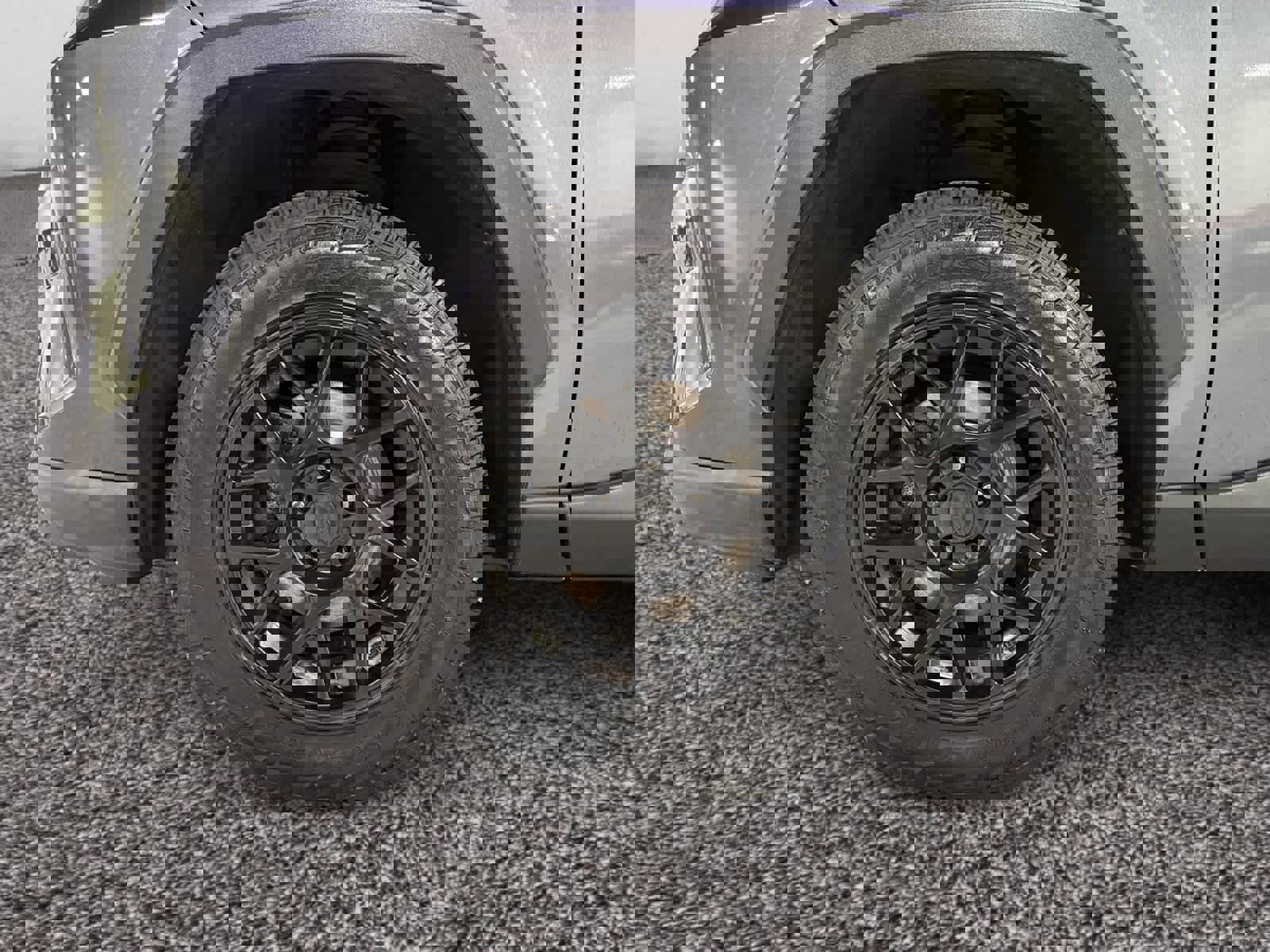 Used 2021 Toyota RAV4 LE image 18