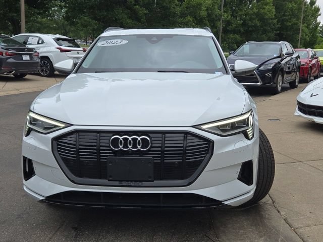 Used 2023 Audi e-tron Premium Plus w/ Premium Plus Package AWD/4WD image 8