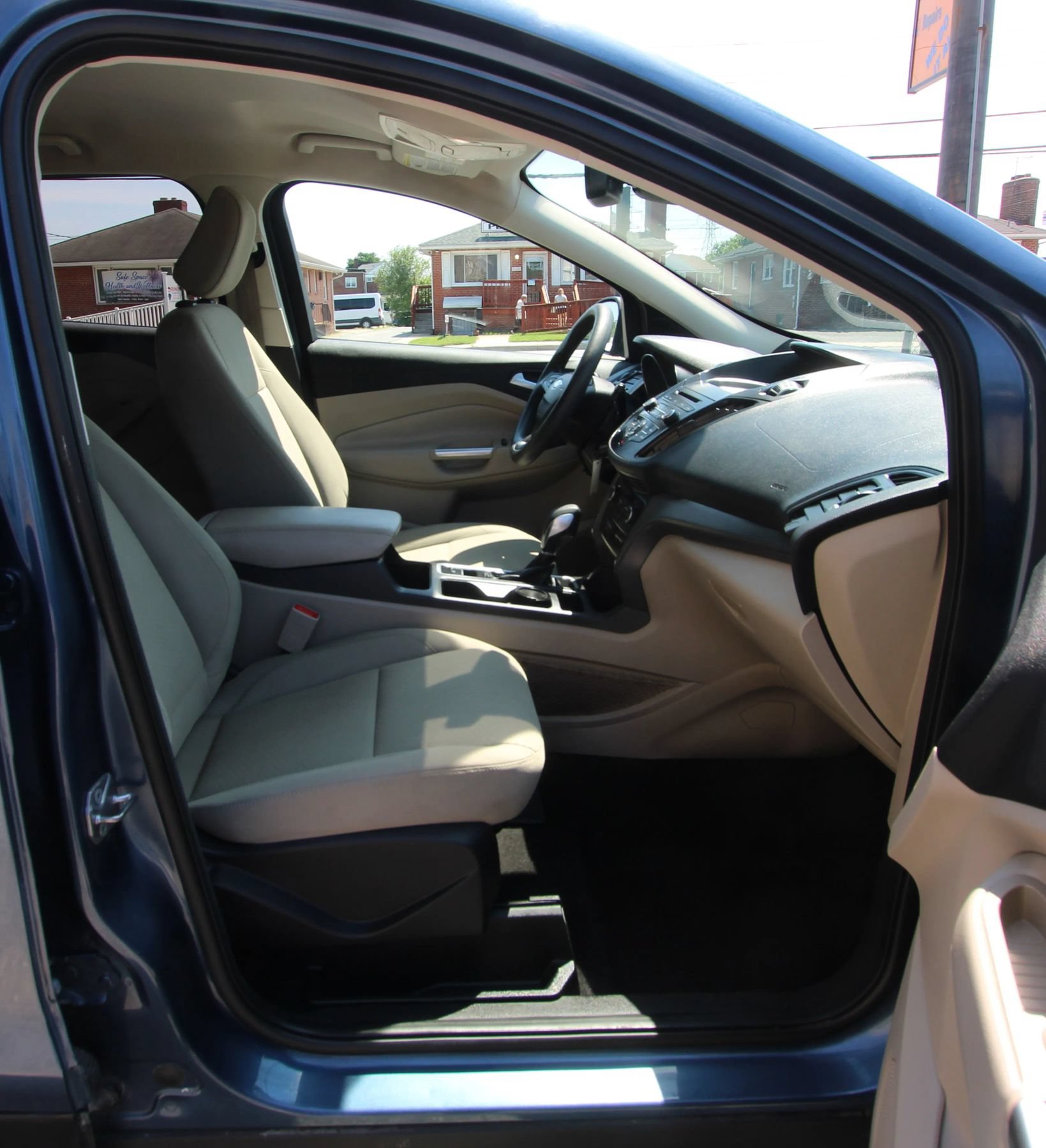 Used 2018 Ford Escape SE w/ Ford Safe & Smart Package AWD/4WD image 10