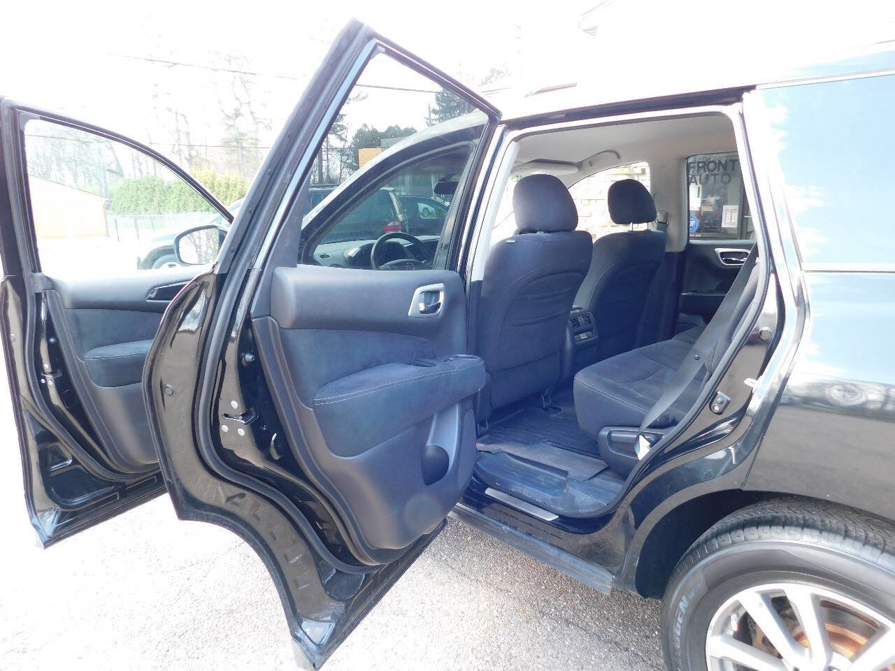 Used 2013 Nissan Pathfinder SV w/ Trailer Tow Pkg AWD/4WD image 27