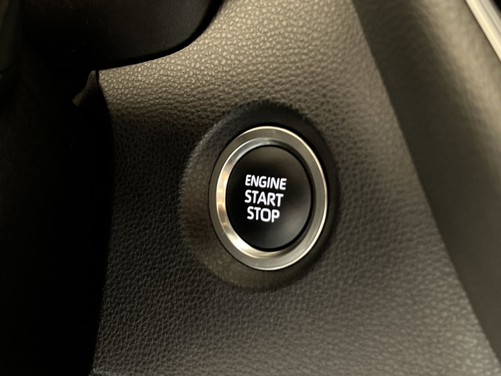 Used 2026 Toyota Corolla SE w/ SE Package FWD image 33