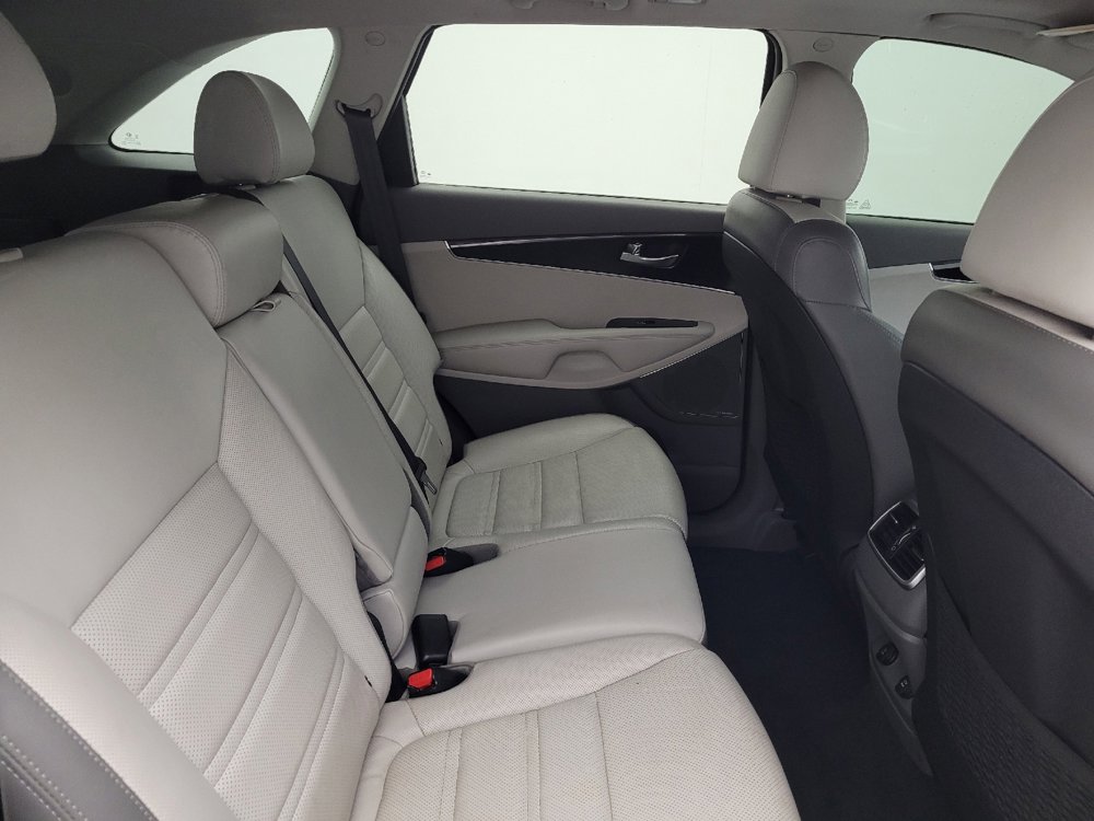 Used 2020 Kia Sorento SX FWD image 19