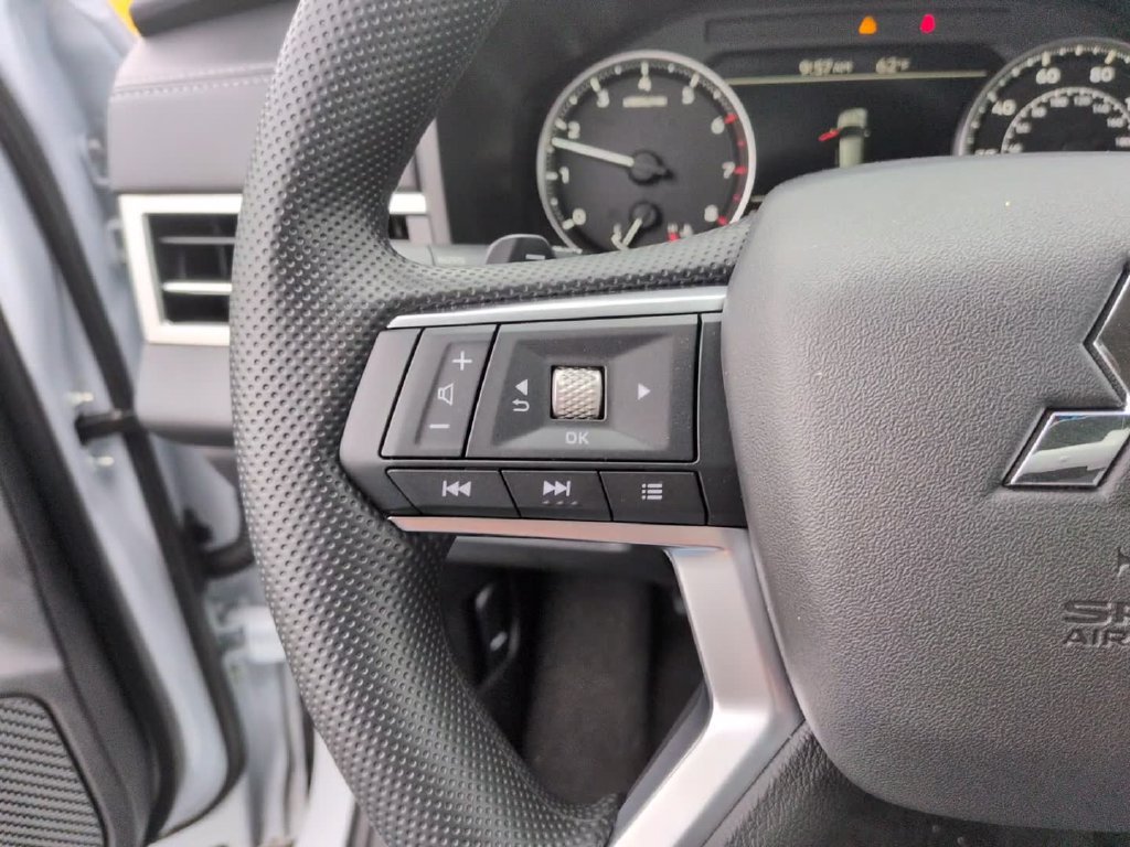 New 2026 Mitsubishi Outlander ES AWD/4WD image 23