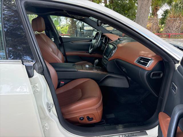 Used 2018 Maserati Ghibli S Q4 AWD/4WD image 19