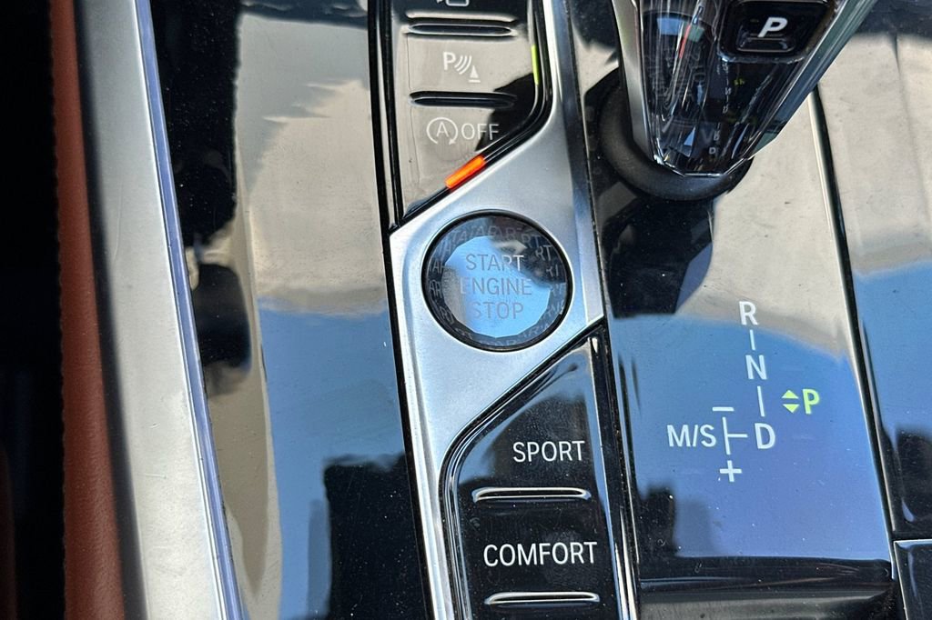 Used 2019 BMW X7 xDrive50i w/ M Sport Package image 25