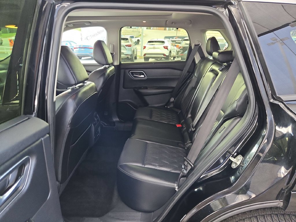Used 2026 Nissan Rogue Platinum w/ Platinum Premium Package AWD/4WD image 17