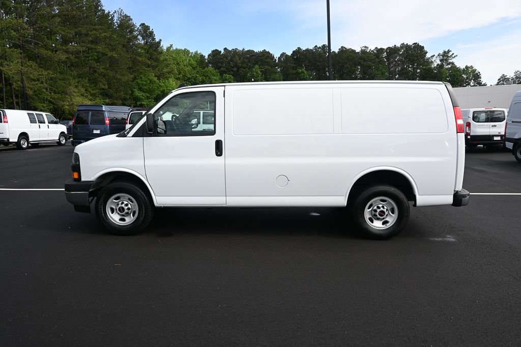 Used 2024 GMC Savana 2500 w/ Driver Convenience Package RWD image 3