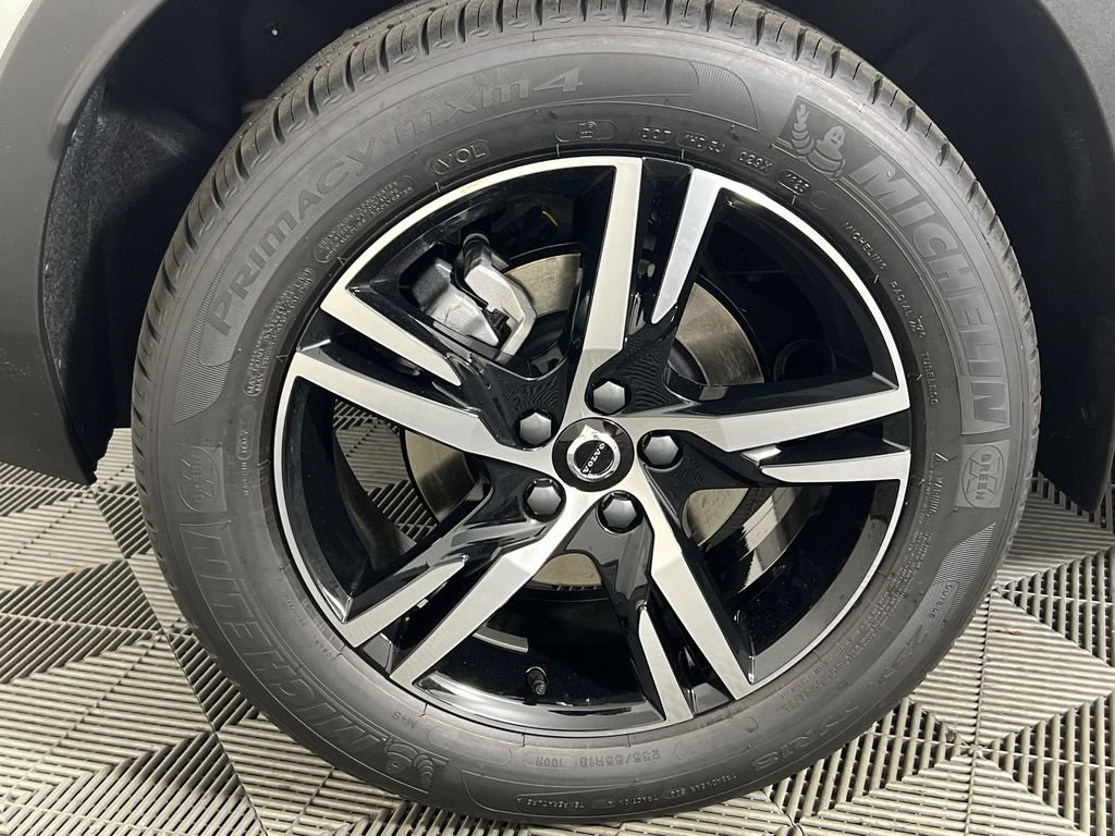 New 2026 Volvo XC40 B5 Core w/ Climate Package image 15