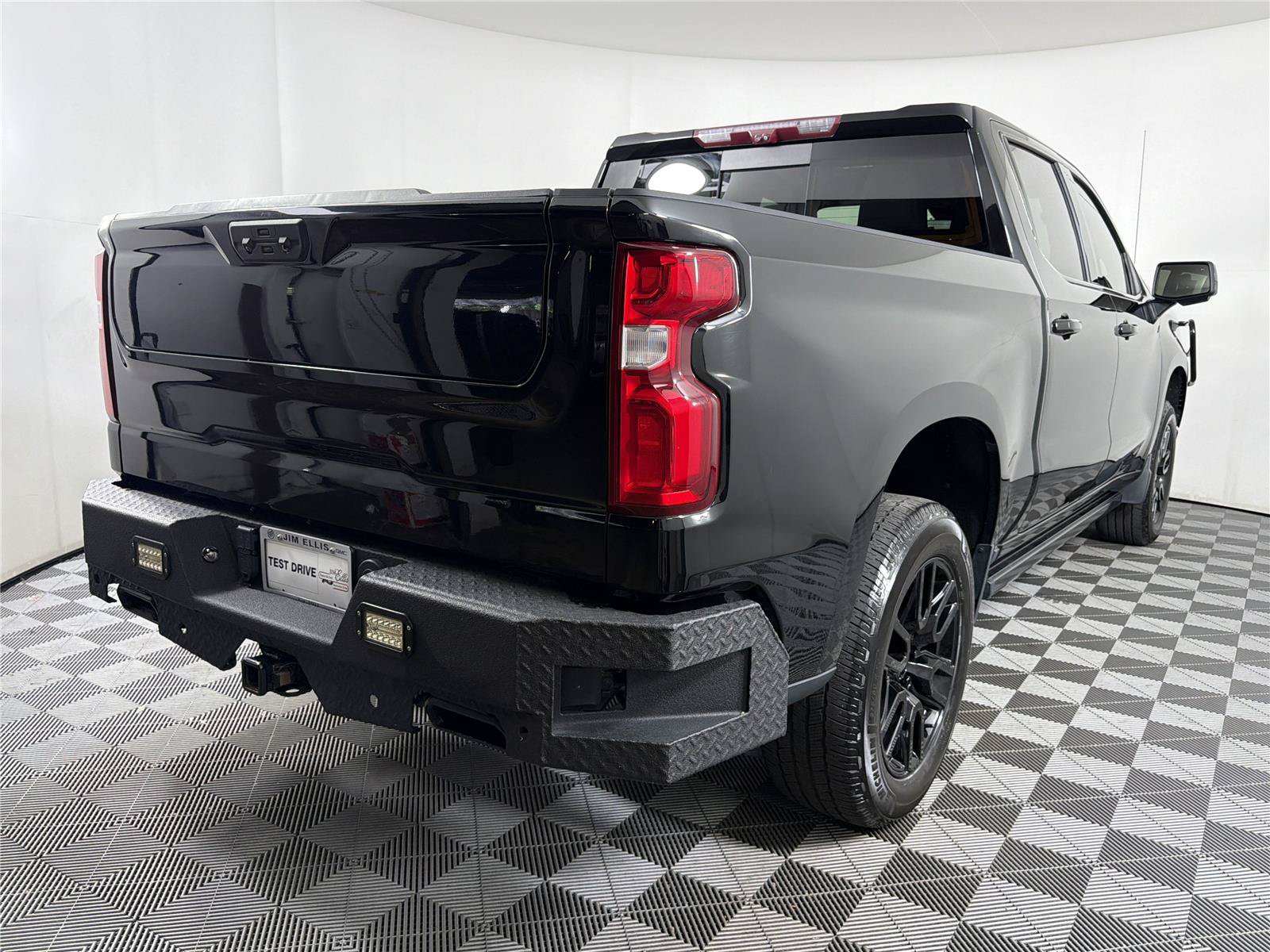 Used 2022 Chevrolet Silverado 1500 LTZ w/ LTZ Premium Package AWD/4WD image 6