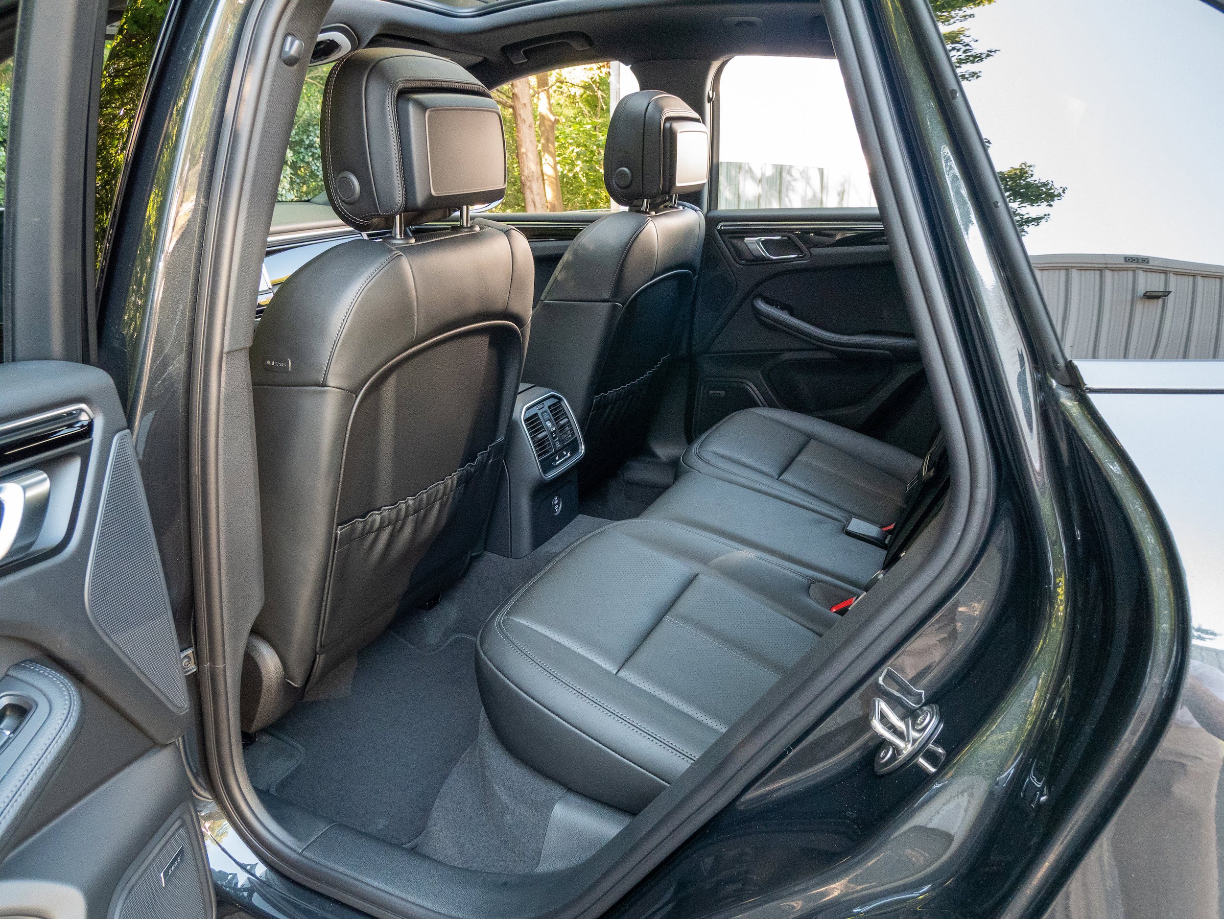 Certified 2026 Porsche Macan AWD/4WD image 36