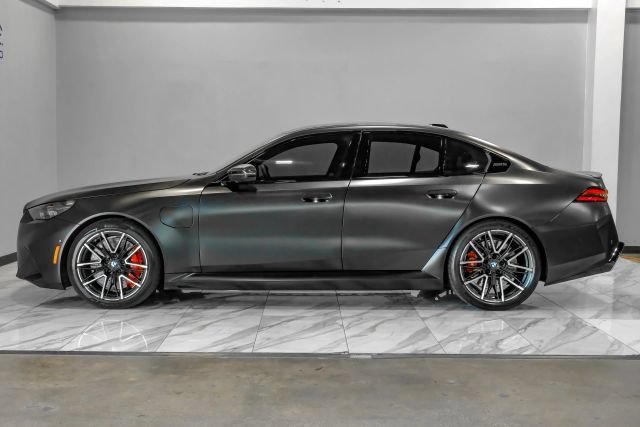 Used 2026 BMW M5 w/ Carbon Package AWD/4WD image 16