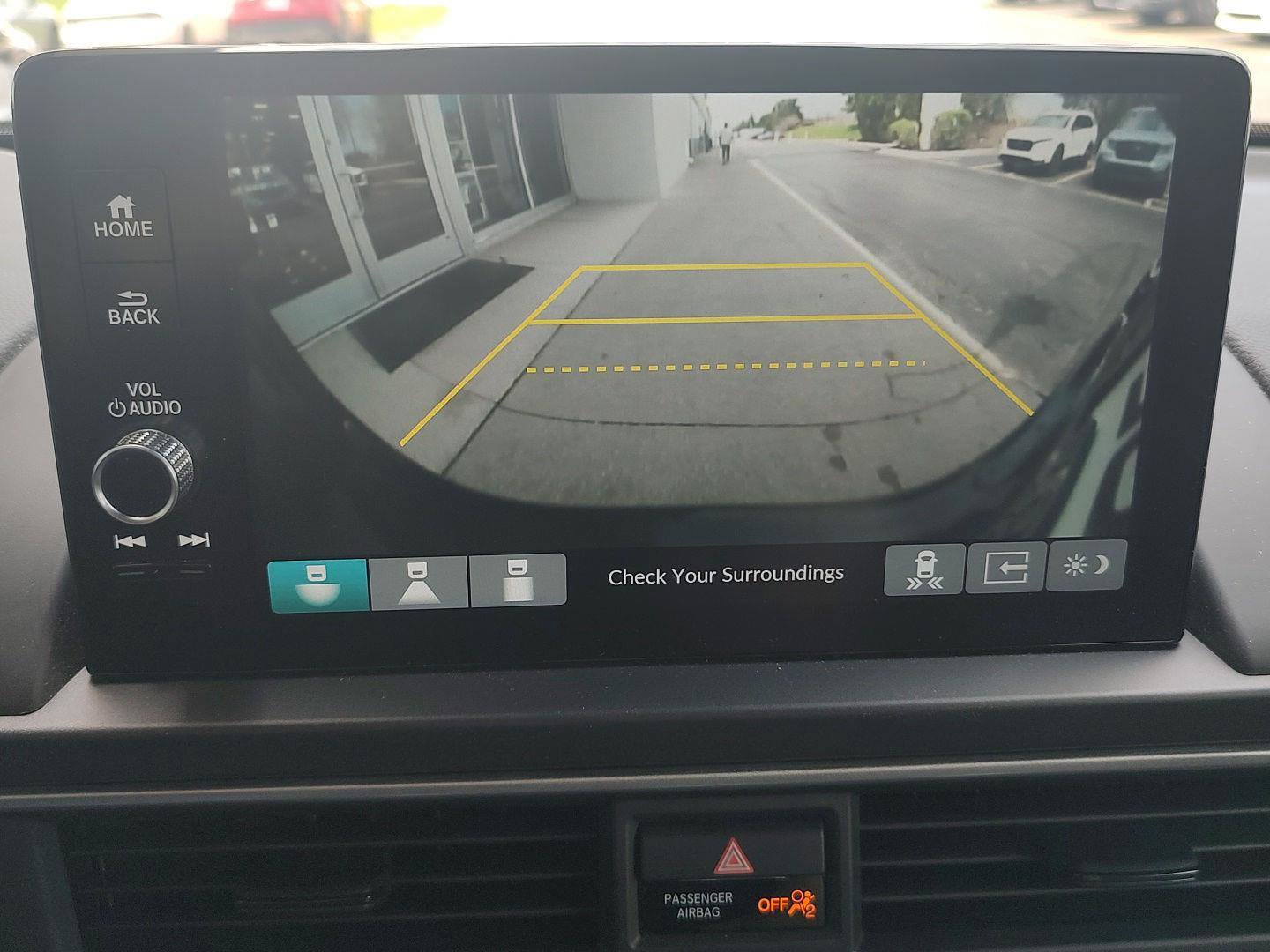 Used 2025 Honda Pilot Touring image 9