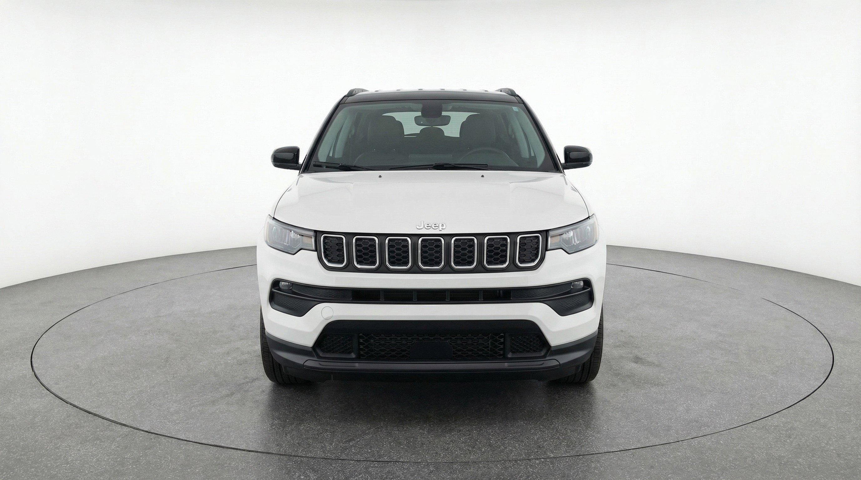 Used 2025 Jeep Compass Latitude image 2