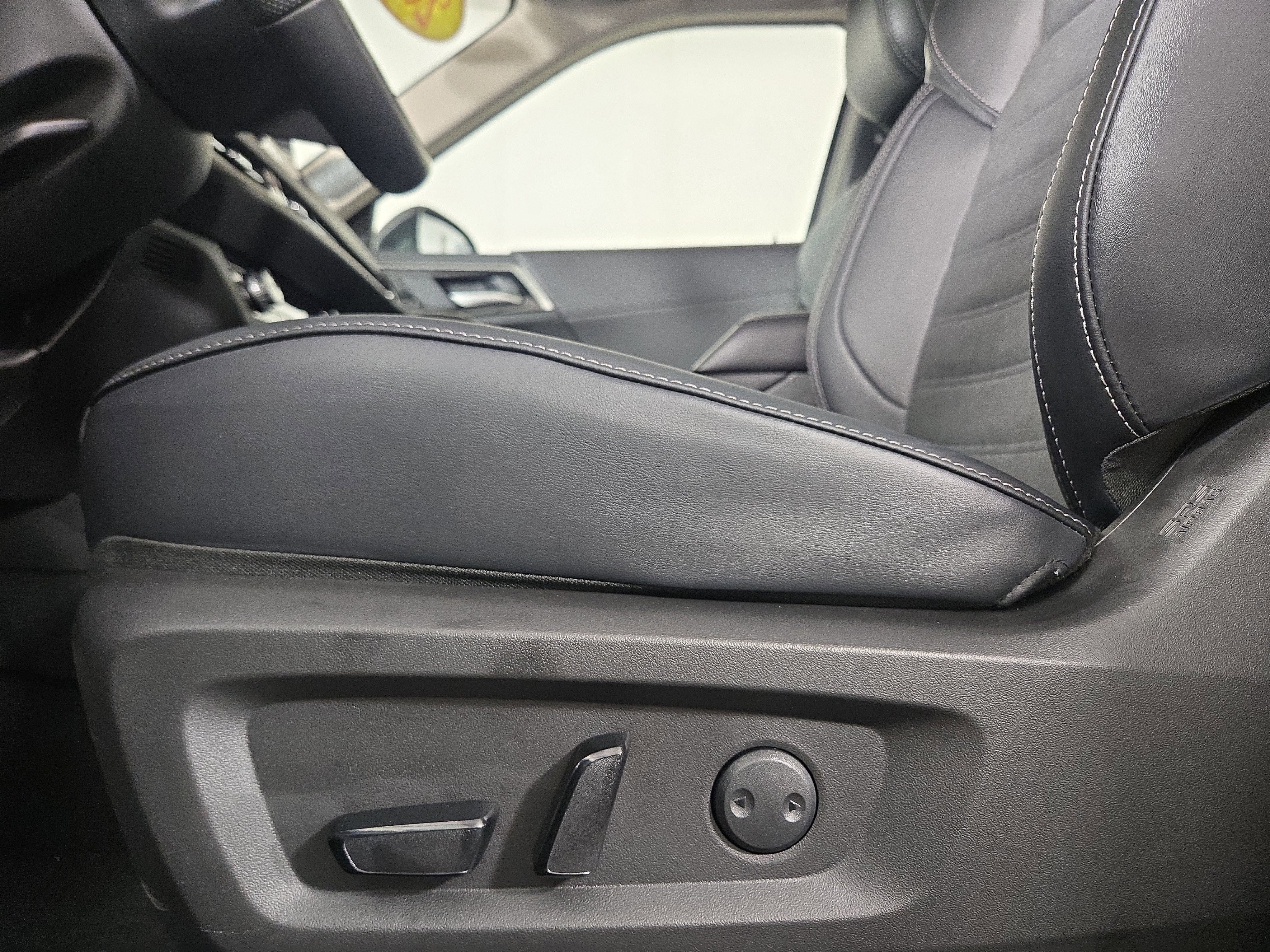 New 2026 Mitsubishi Outlander SE image 31