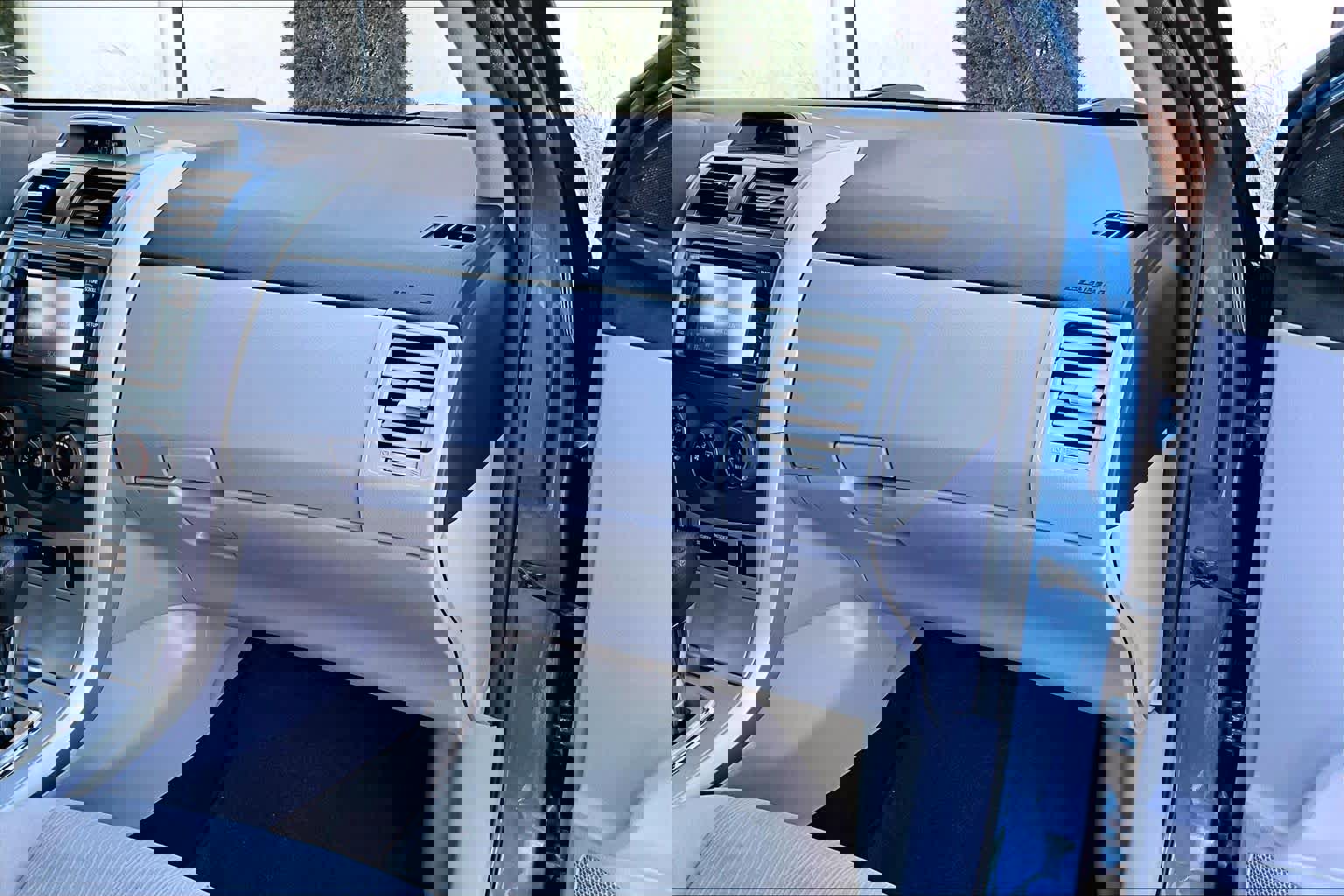 Used 2013 Toyota Corolla LE image 18